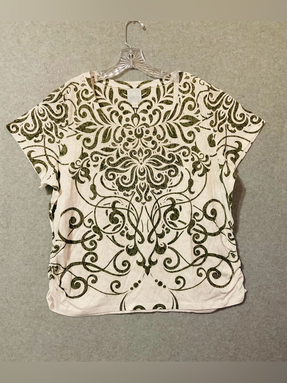 Sunday Women's White Short Sleeve Top with Olive Scroll Print SZ 3XL